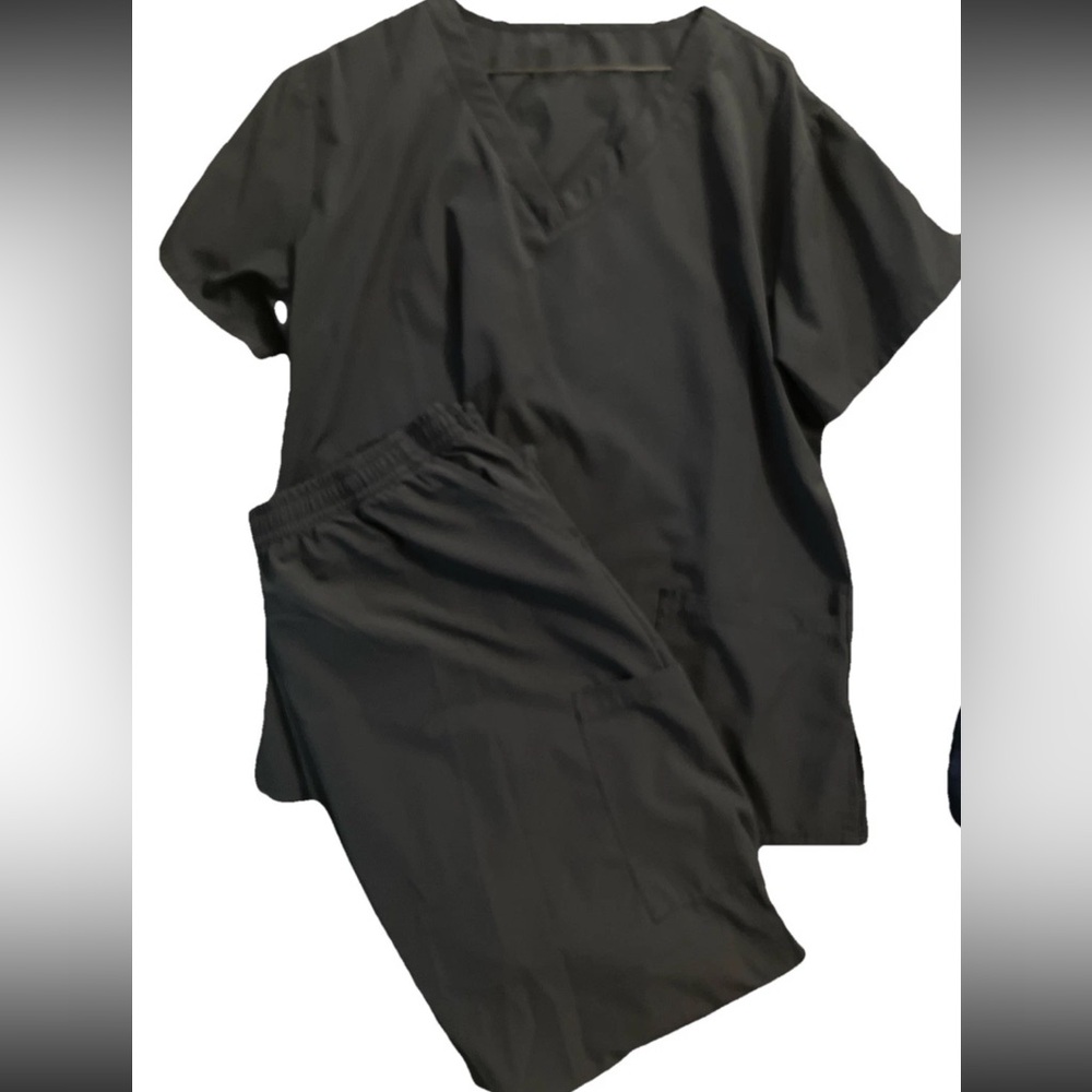 Green Town 4 Flex Women's V-Neck Scrubs 3 Set - Black, Charcoal, Navy - Picture 6 of 12